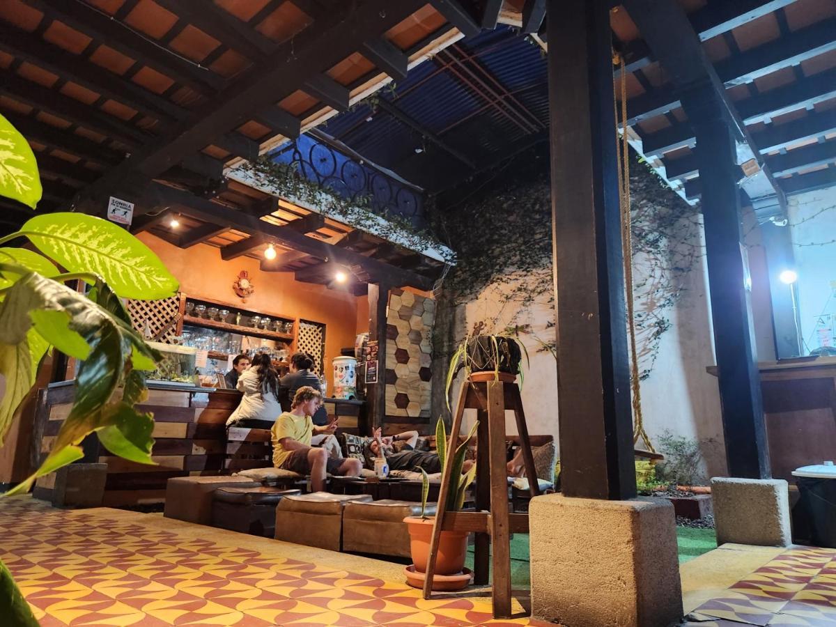 Amura Hostal Antigua Εξωτερικό φωτογραφία