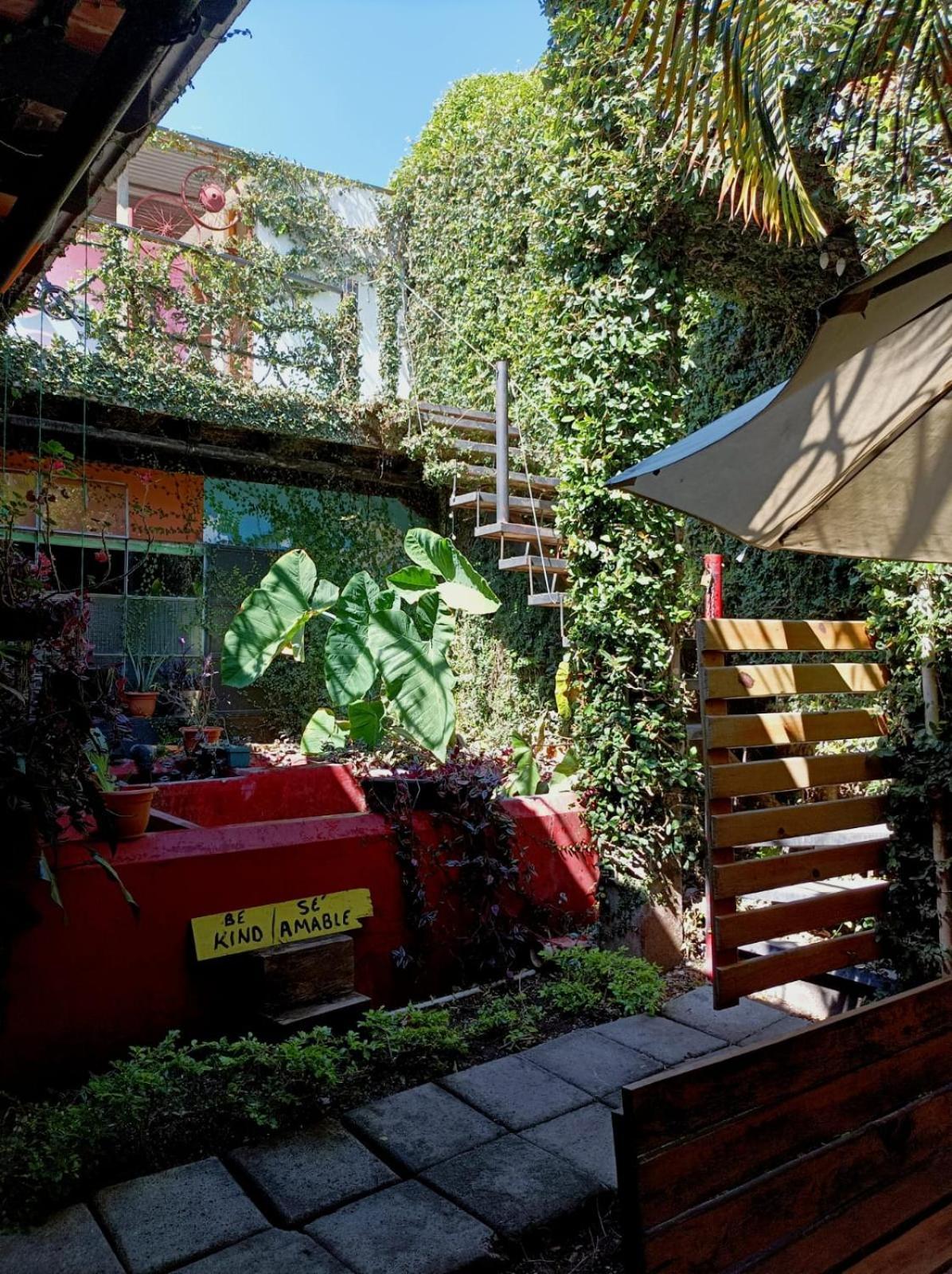 Amura Hostal Antigua Εξωτερικό φωτογραφία
